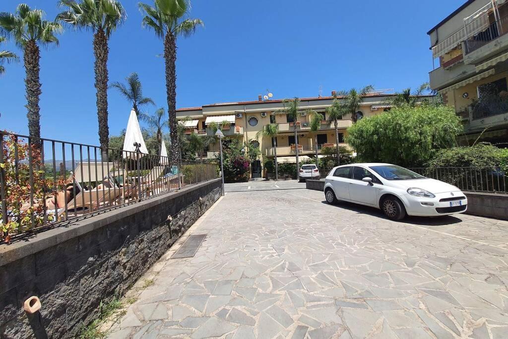Sicilia, Mansarda Le Due Terrazze Daire Mascali Dış mekan fotoğraf